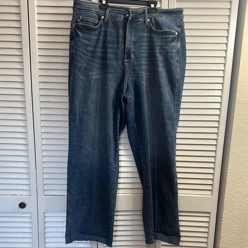 Judy Blue Straight Leg Blue Jeans Classic Style